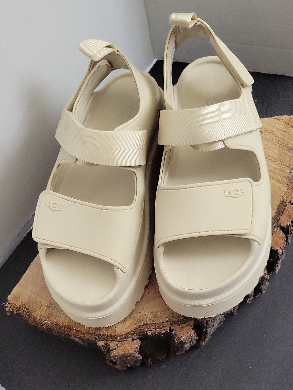 UGG SEA SALT GOLDENGLOW PLATFORM STRAPPY SANDALS, WOMEN US 9 / EUR 37 ~NEW